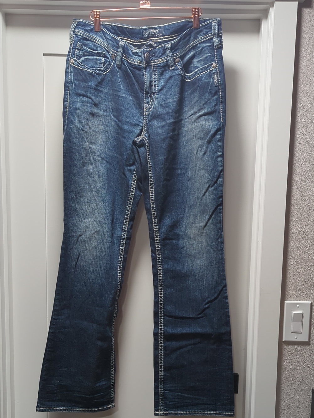 Silver Jeans Women's Boot Cut Denim in Medium Blue Wash